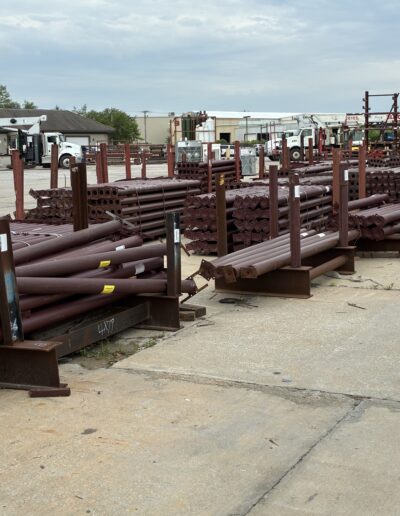adjustable columns in outdoor racks